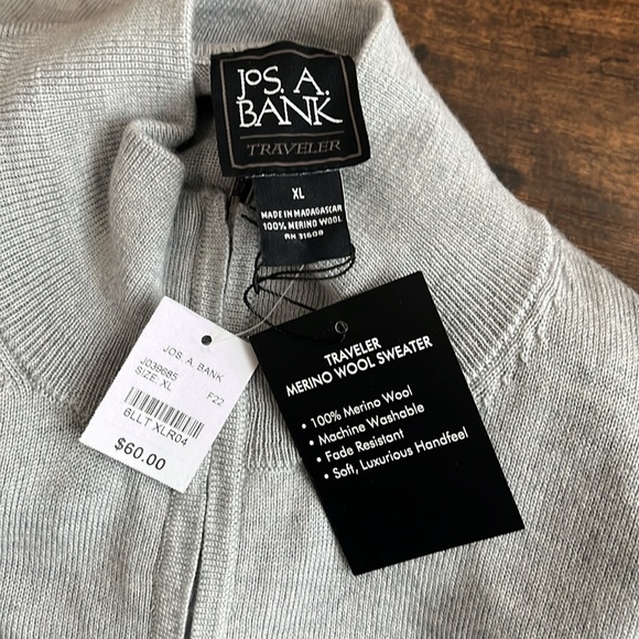 Jos A. Bank Men’s Light Gray Traveler Merino Wool Zip-Up Sweater - Picture 6 of 8